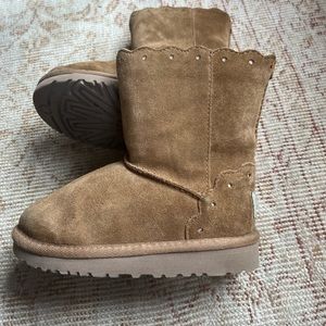 Little Girls Uggs size 9